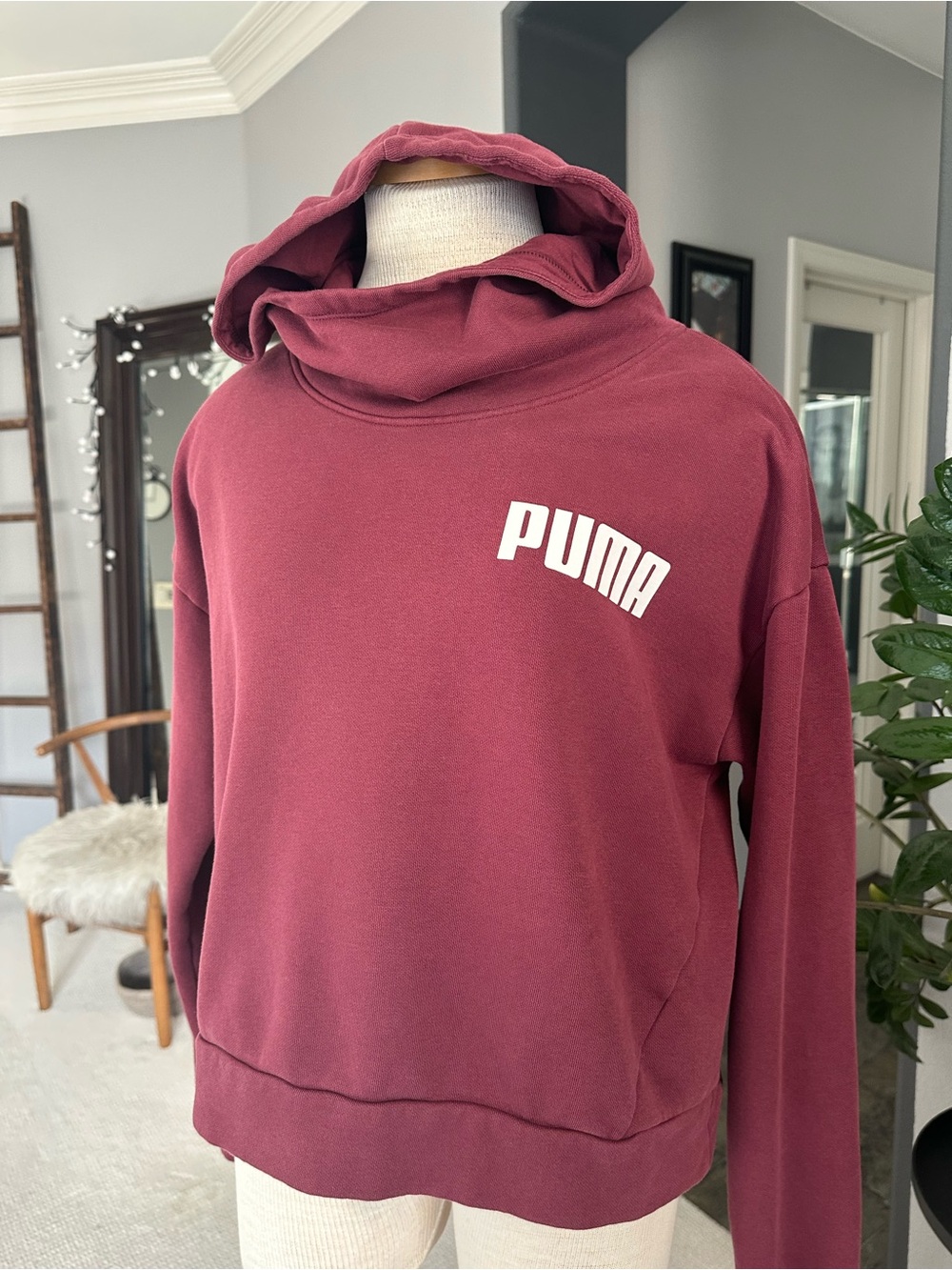 Puma Crewneck Sweatshirt with oversized  Hood, size large